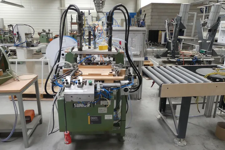 Suhner Mehrspindelbohrmaschine